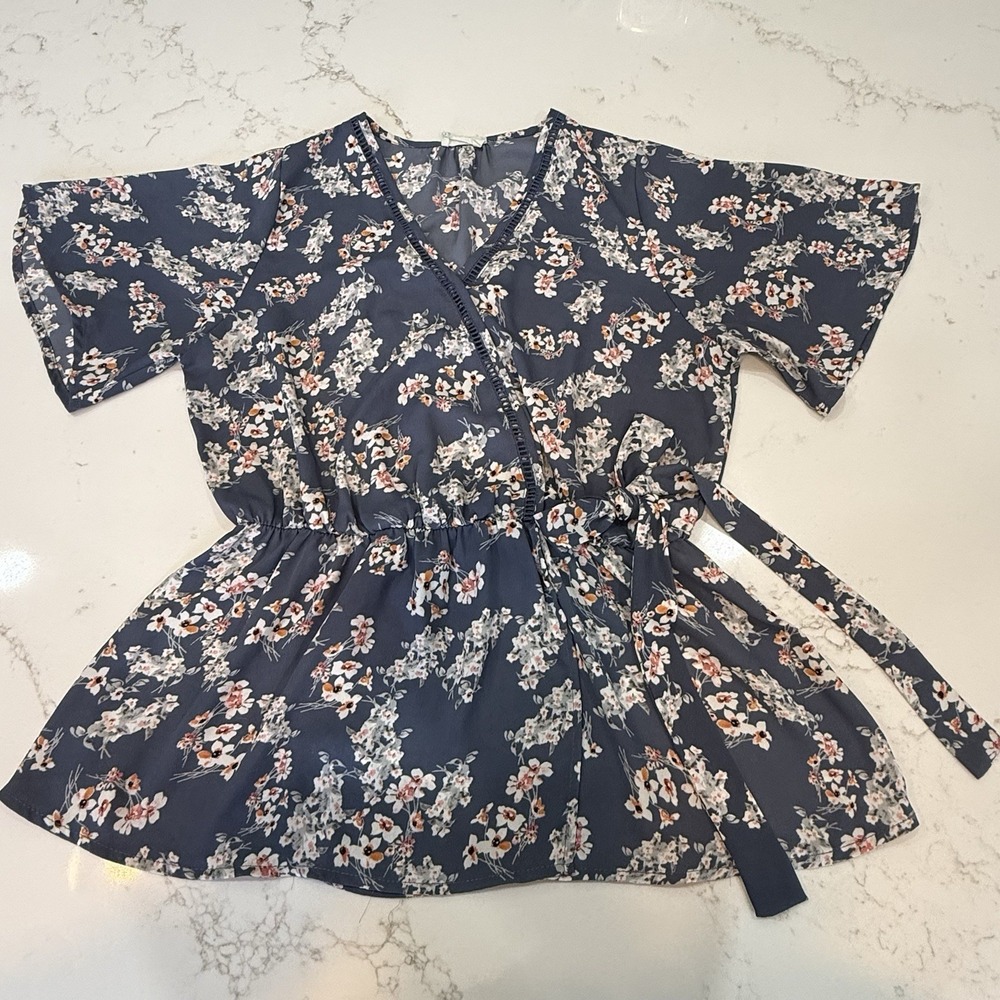 Sienna Sky Blue Floral Peplum Blouse Medium Short Sleeve Bow tie In Front Top